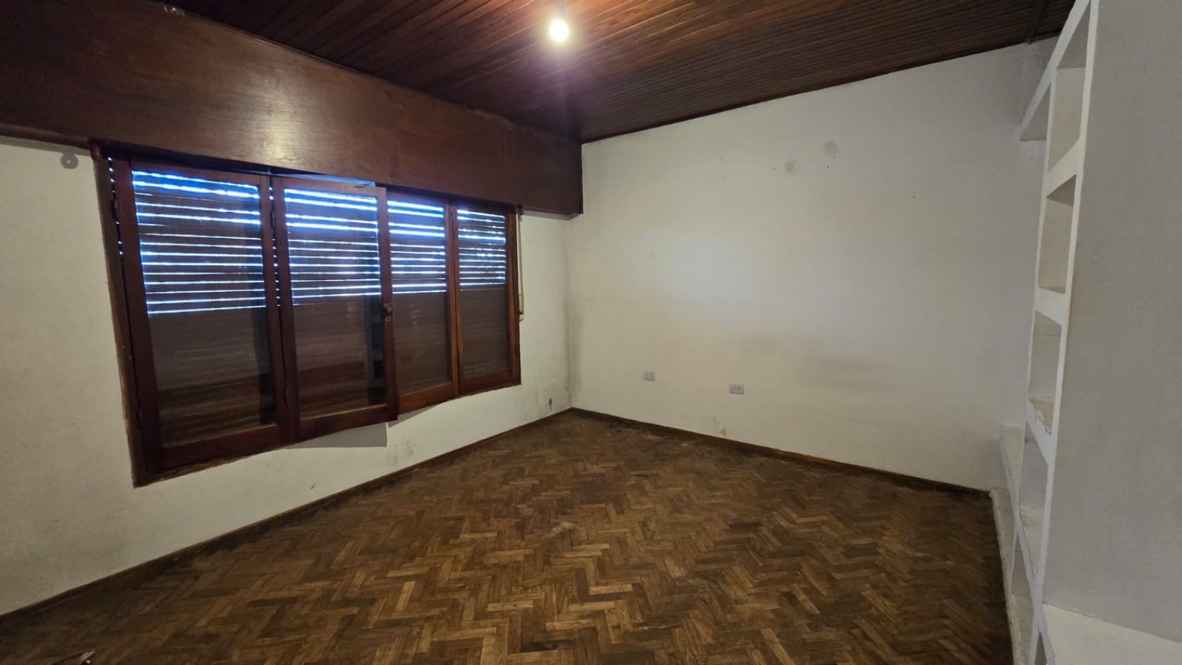 CASA 4 AMB AMPLIA CON GARAGE Y PILETA