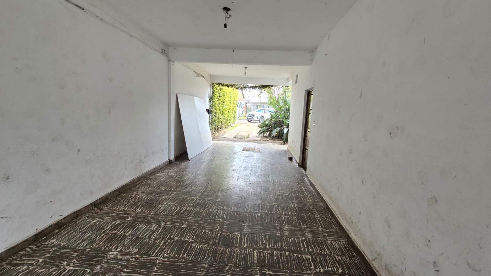 CASA 4 AMB AMPLIA CON GARAGE Y PILETA