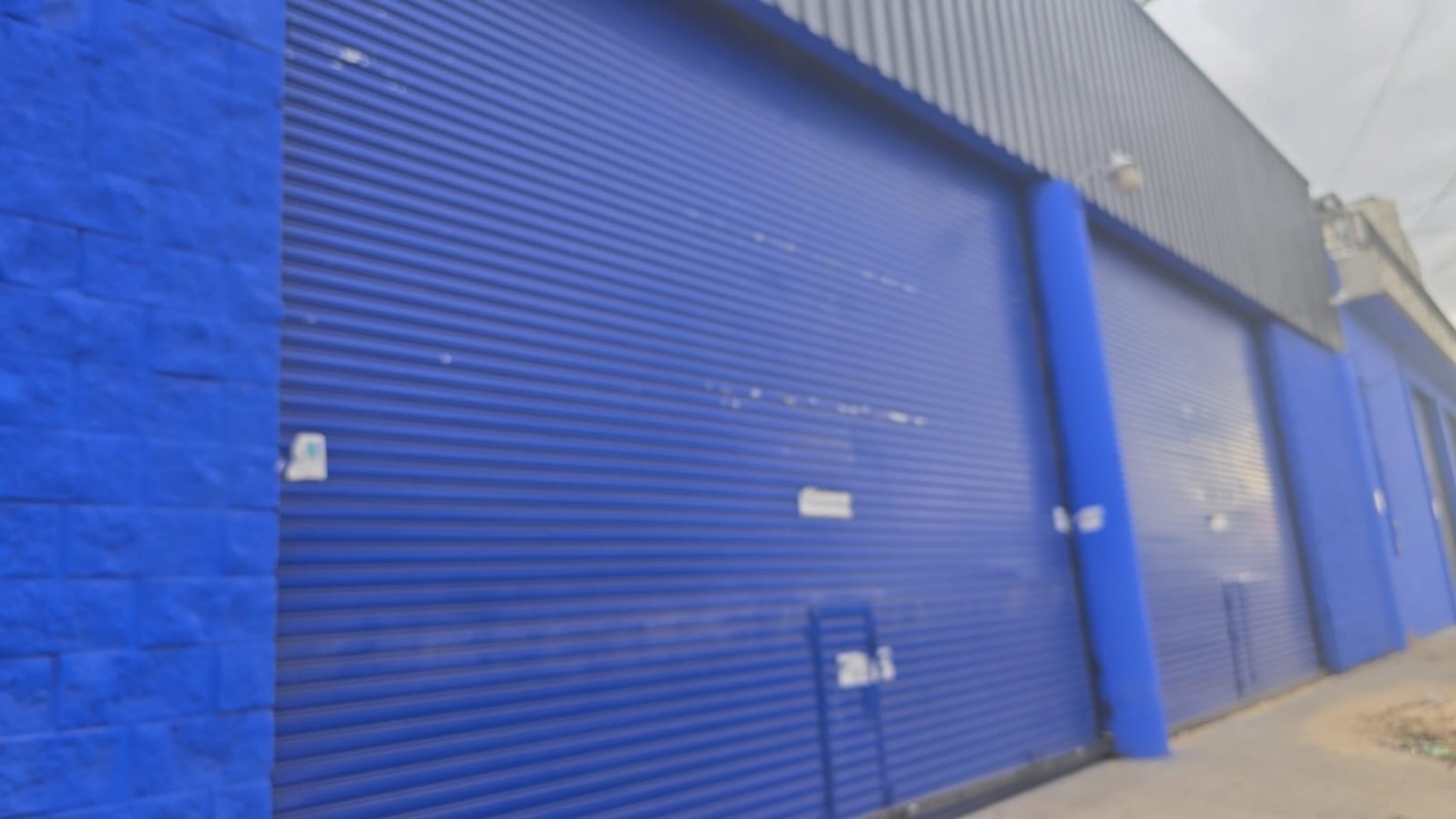 GALPON 840 M2. CON ENTREPISO