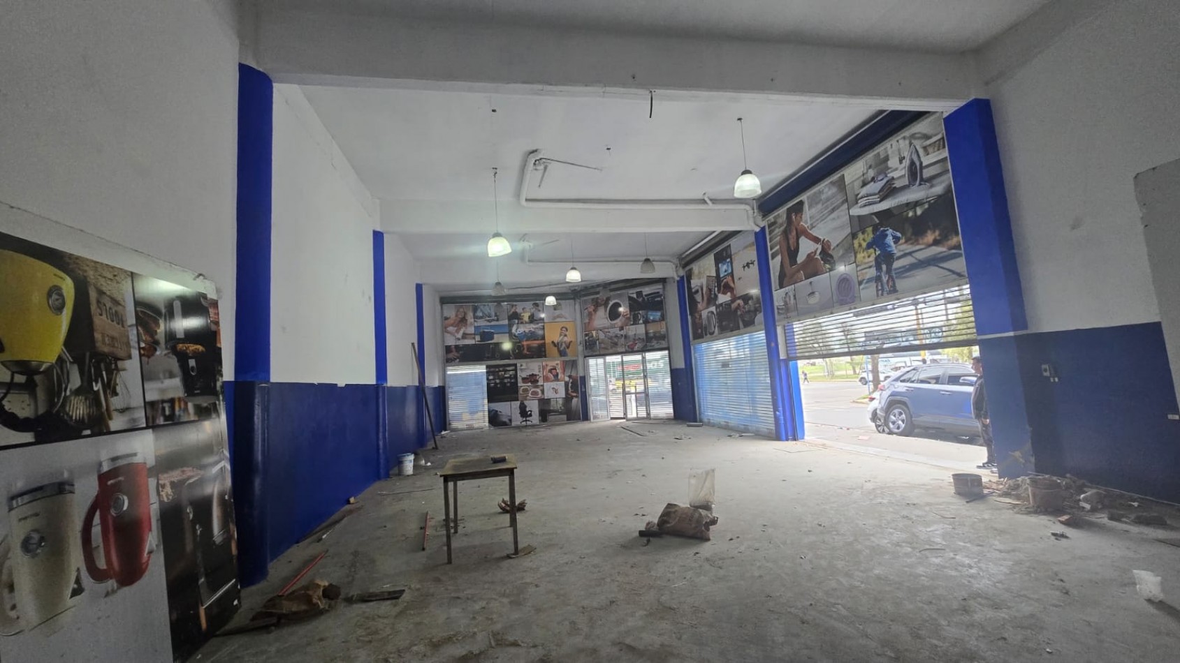 LOCAL ESQUINA 200 M2. CON ENTREPISO