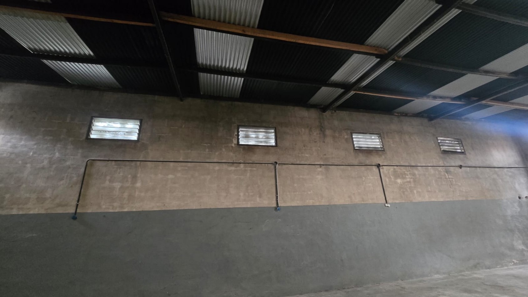 GALPON 80 M2. SOBRE LOTE 450 M2.