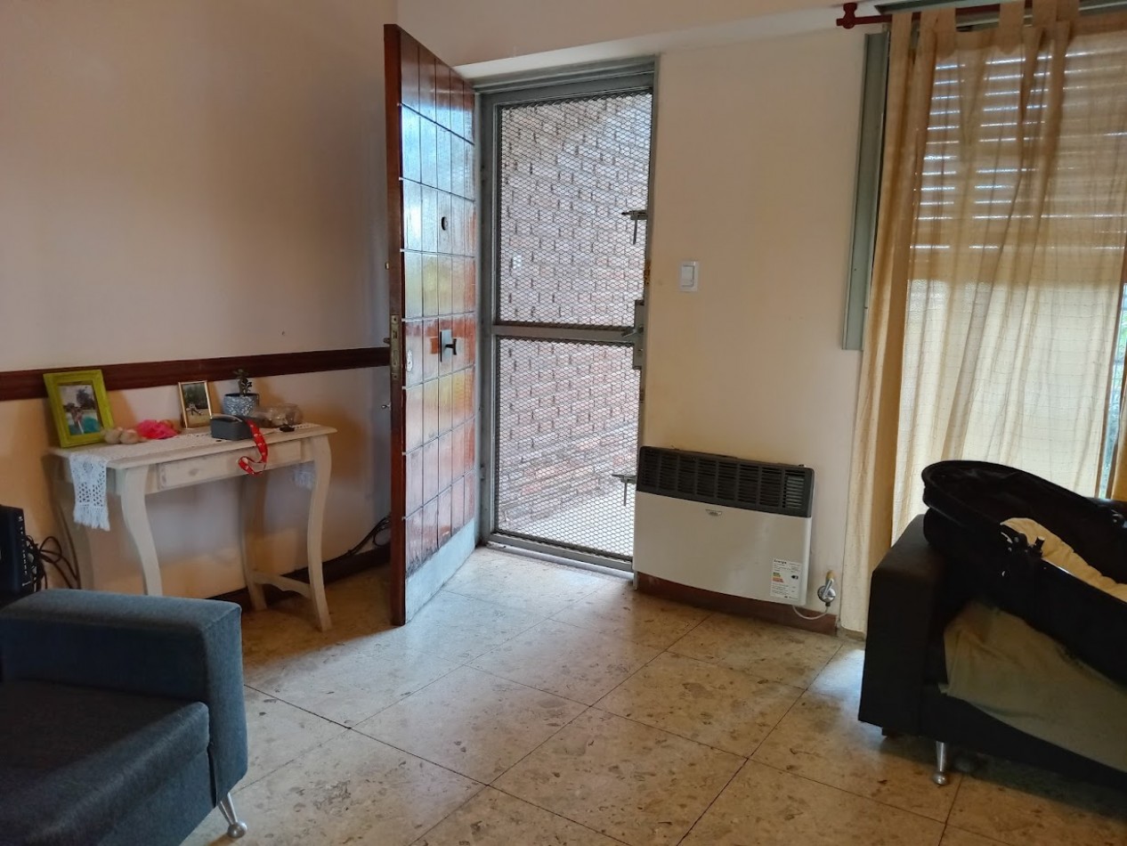 CASA DE 3 AMB. AMPLIOS C/ GARAGE Y PARQUE