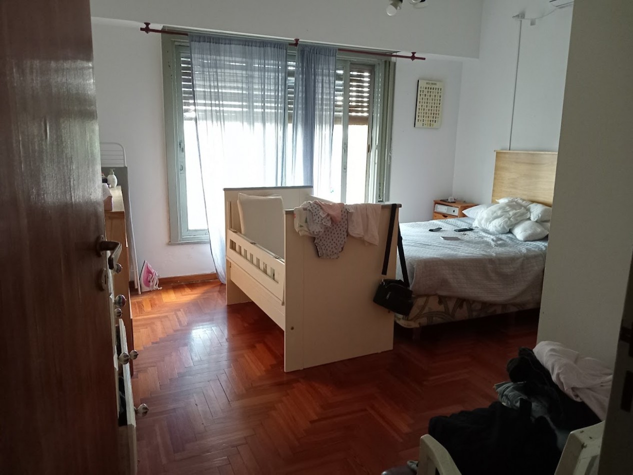 CASA DE 3 AMB. AMPLIOS C/ GARAGE Y PARQUE