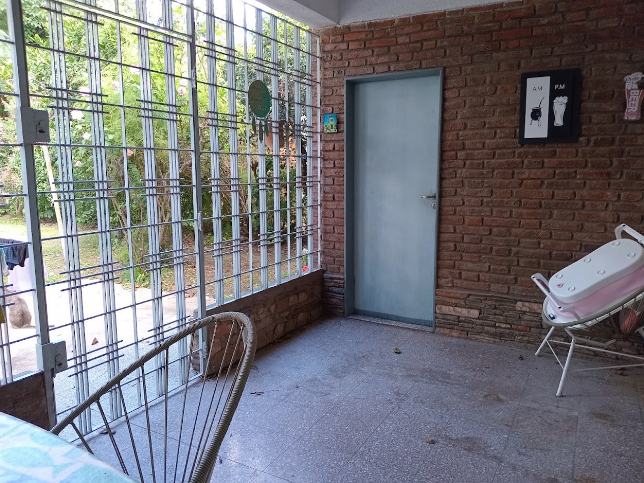 CASA DE 3 AMB. AMPLIOS C/ GARAGE Y PARQUE