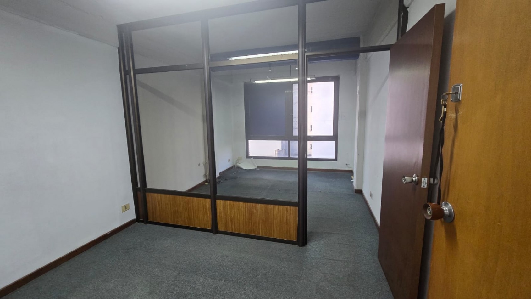 OFICINA 20 M2 C/ DIVISION DE DURLOK
