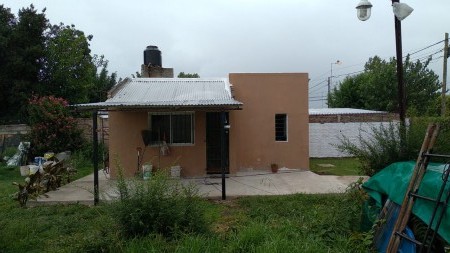 CASA AMERICANA 3 AMB. CON JARDIN