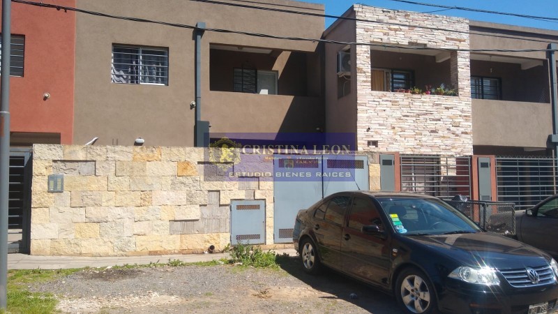 DEPARTAMENTO 2 AMB. FRENTE C/BALCON Y COCHERA (COMPLEJO)