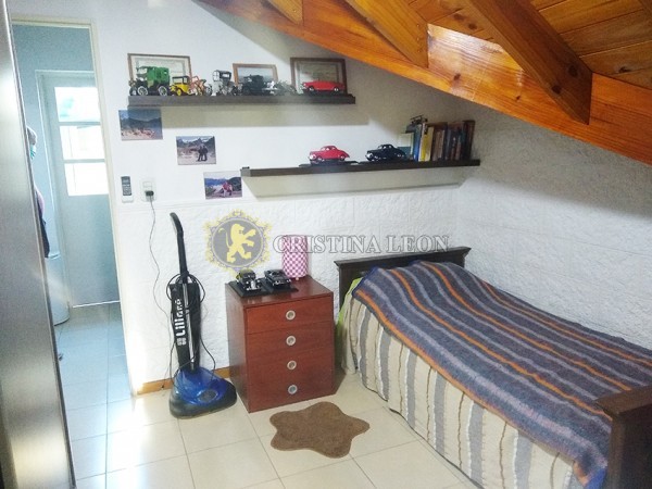 TRIPLEX DE 3 AMB. C/ COCHERA (COMPLEJO CERRADO VILLAGE II)