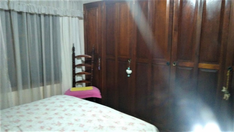 HERMOSO CHALET 5 AMB. (LOS POLVORINES)