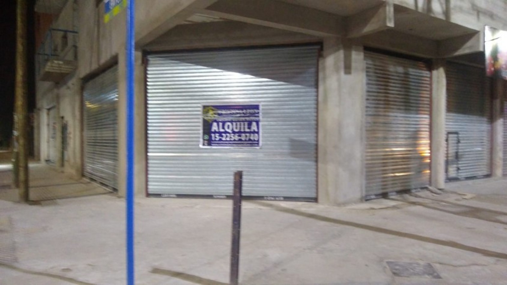 LOCAL 90 M2.  ESQUINA A ESTRENAR