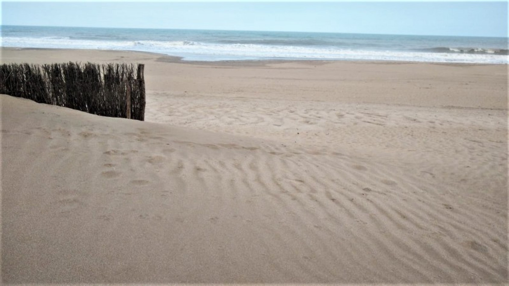 VACACIONES!!! EN VILLA GESELL    DEPTO. 3 AMB. AMPLIOS