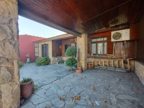 CHALET DE 3 AMB. C/GARAGE/ PARQUE/ PILETA