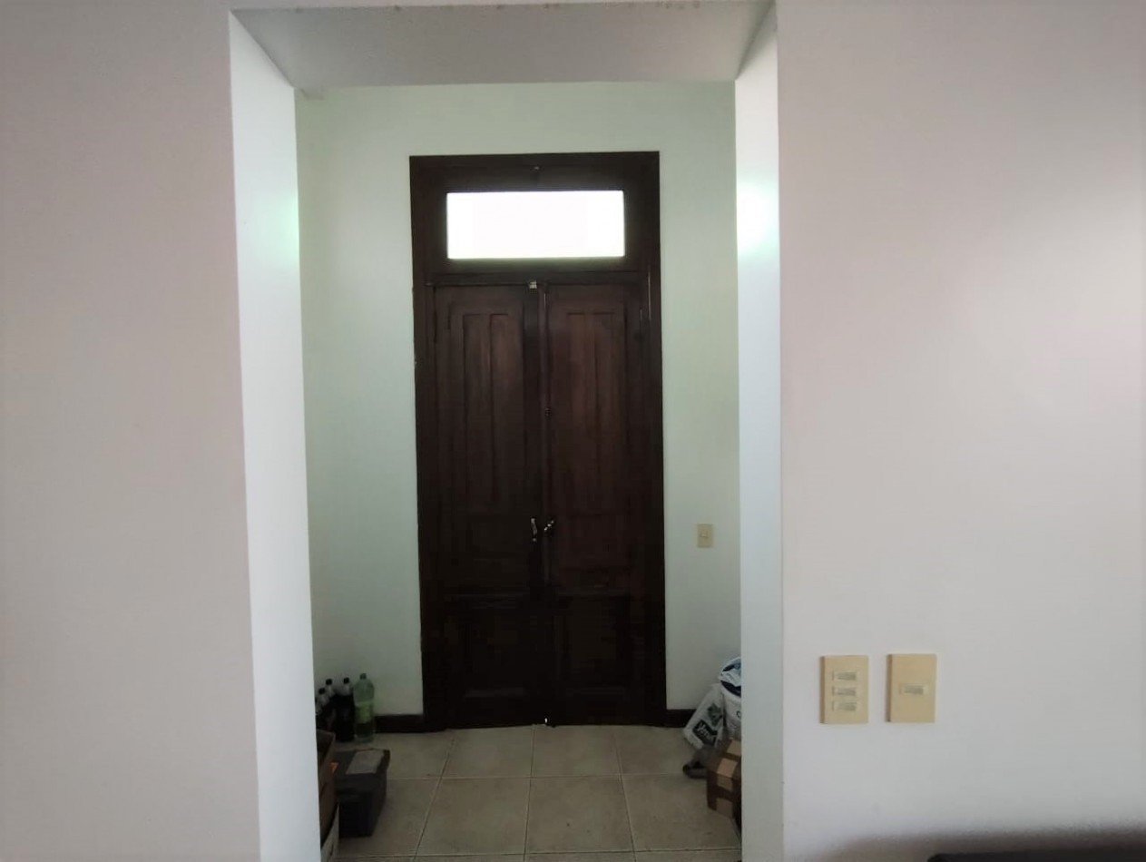 CASA   5 AMB.  1.663  M2. C/PISCINA (DON TORCUATO) 