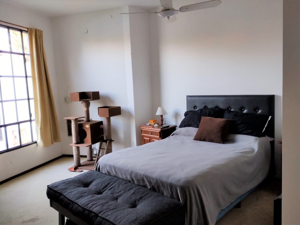 CASA   5 AMB.  1.663  M2. C/PISCINA (DON TORCUATO) 