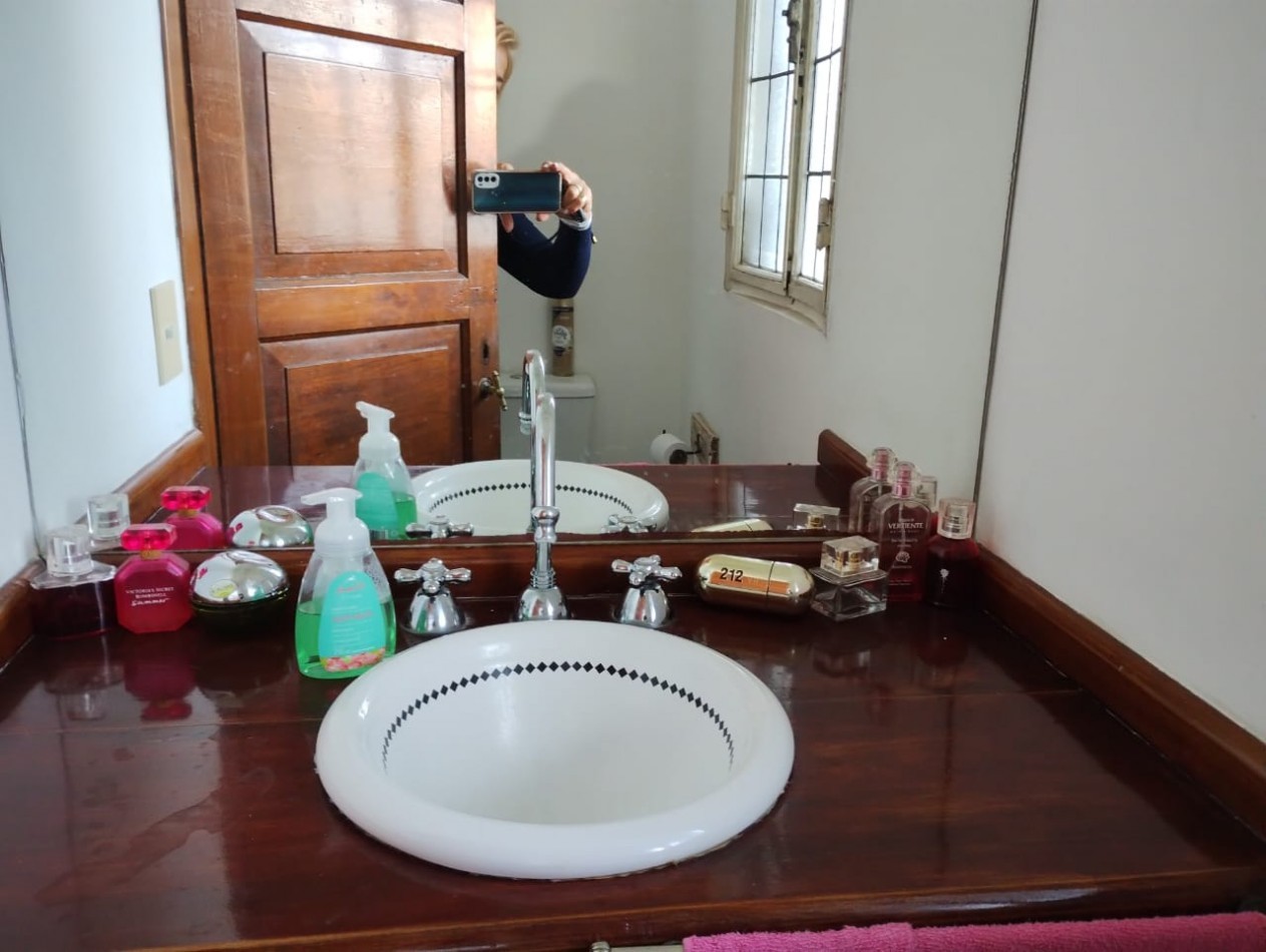 CASA   5 AMB.  1.663  M2. C/PISCINA (DON TORCUATO) 