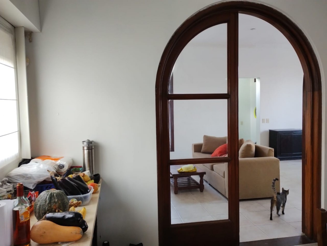 CASA   5 AMB.  1.663  M2. C/PISCINA (DON TORCUATO) 