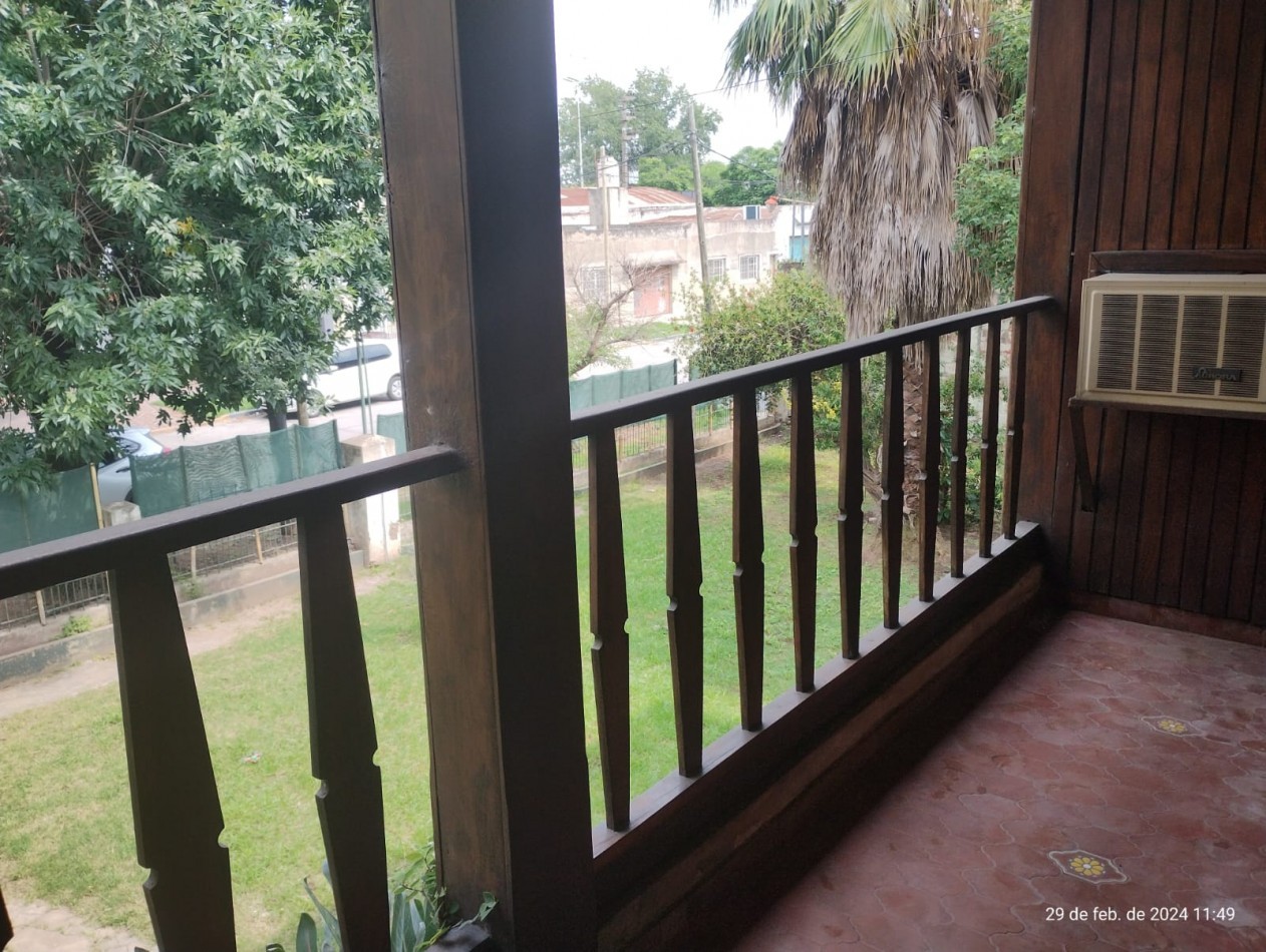 CHALET 4 AMB. 2 PLANTAS C/ GARAGE- PISCINA Y PARQUE