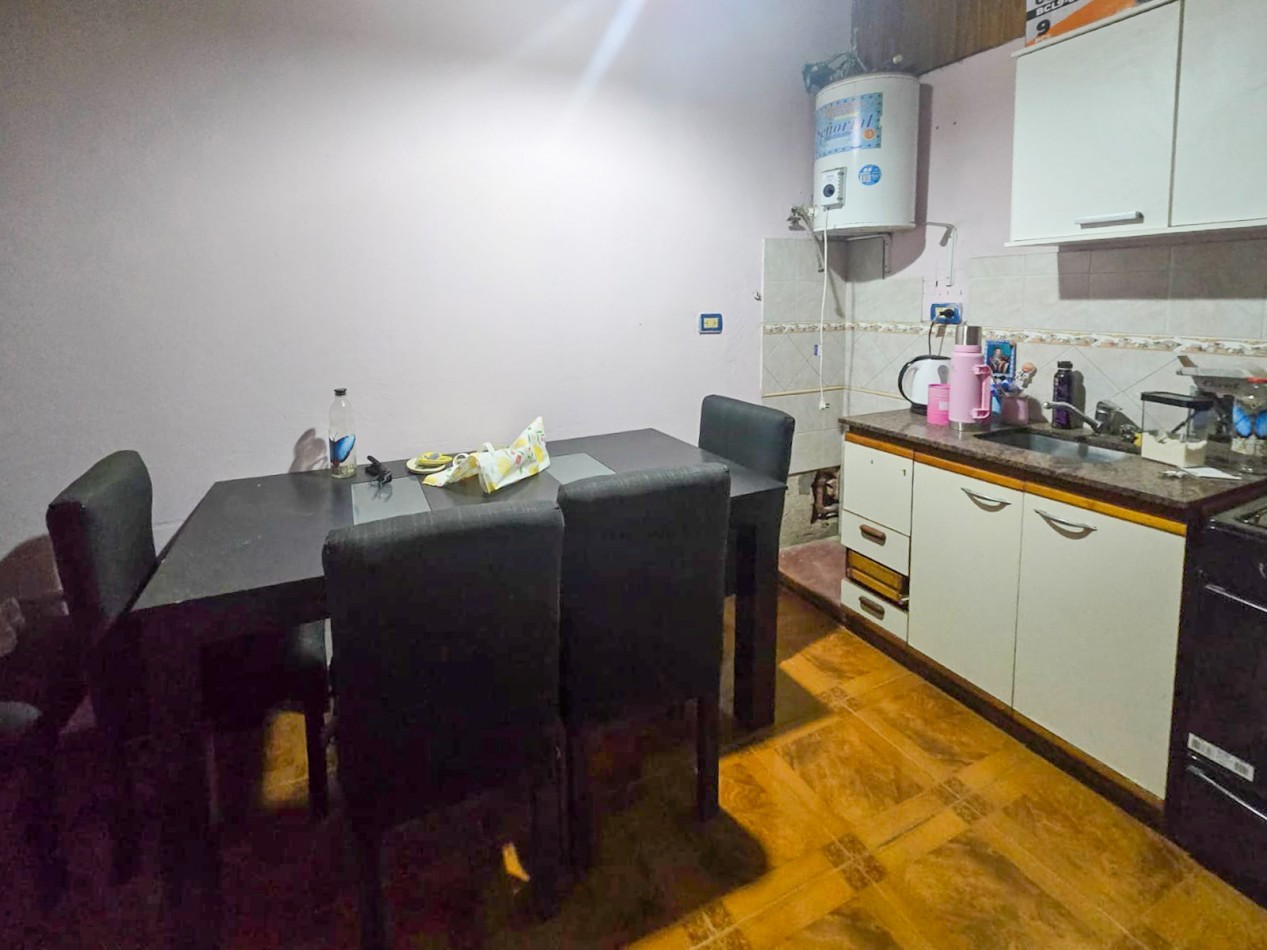 CASA 3 AMB CON DPTO 2 AMB. C/ COCHERA PARA 2 VEHICULOS