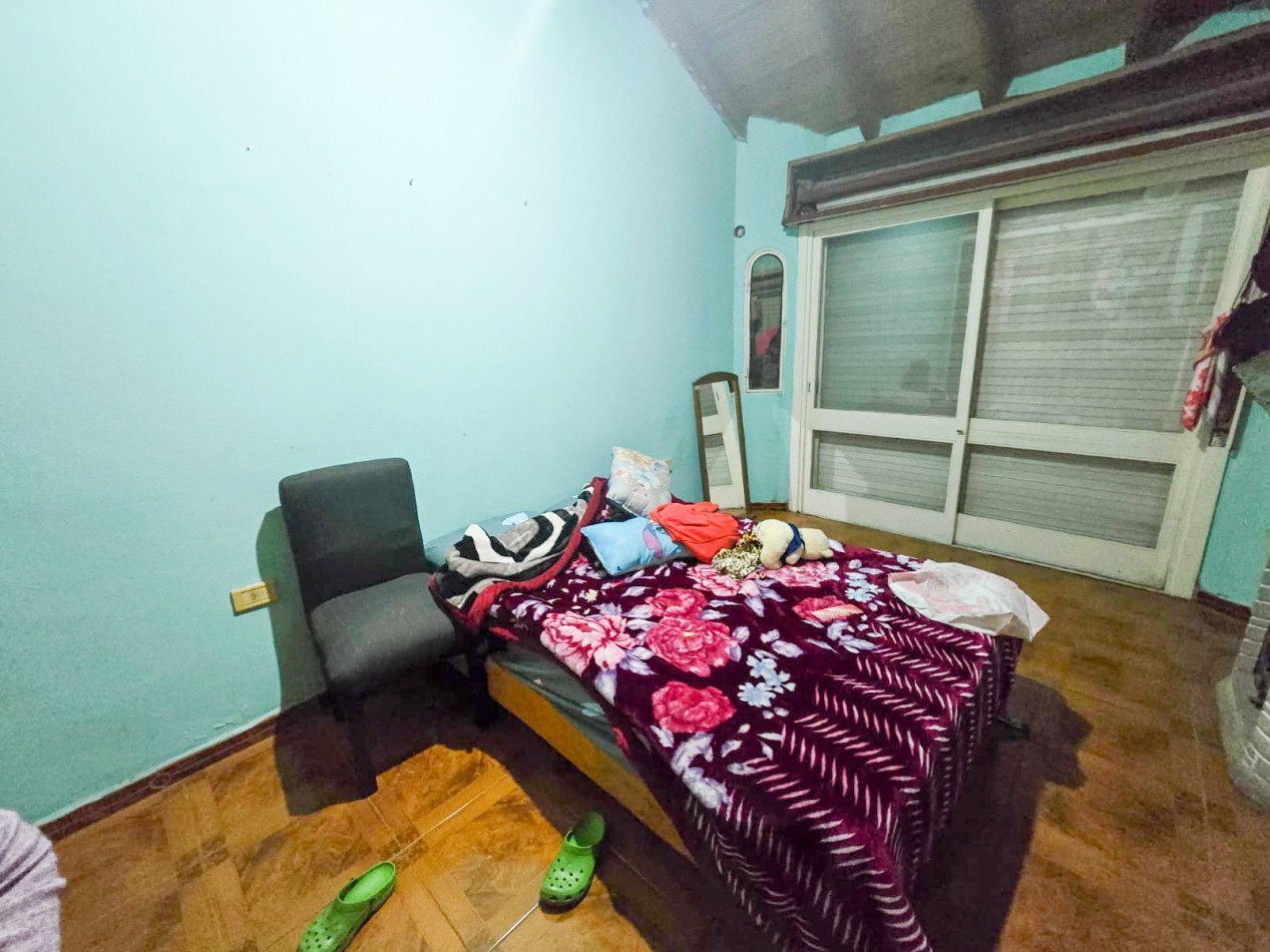 CASA 3 AMB CON DPTO 2 AMB. C/ COCHERA PARA 2 VEHICULOS