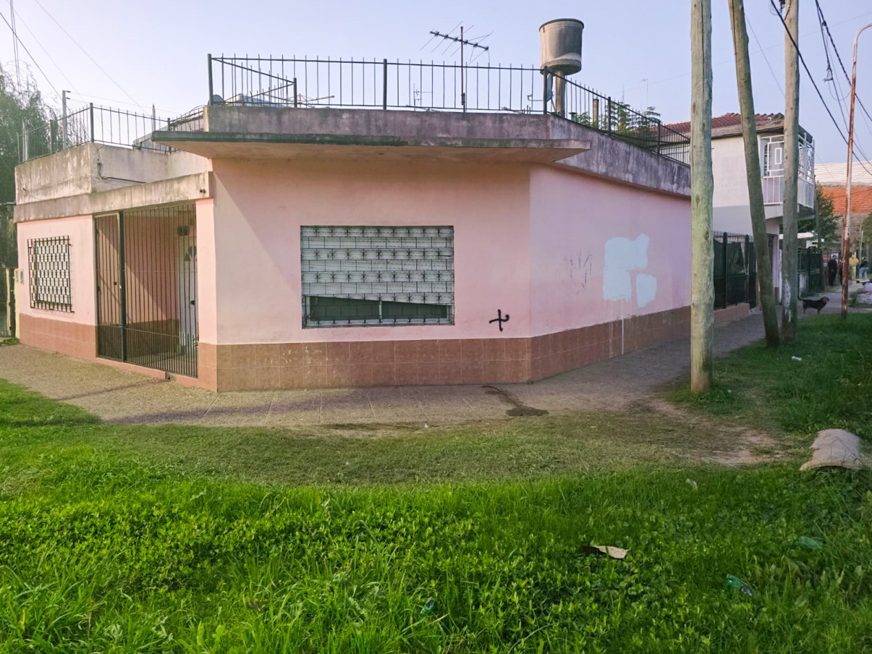 CASA 3 AMB CON DPTO 2 AMB. C/ COCHERA PARA 2 VEHICULOS