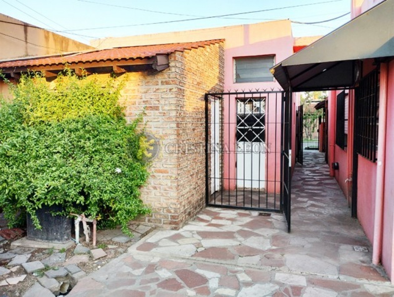 CASA AMERICANA  3 AMB. c/ PATIO Y COCHERA