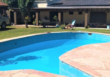 RETASADA!!  CASA QUINTA   4 AMB. PARQUE- PISCINA- B° LOS CEDROS