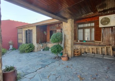  CHALET 5 AMB C/PARQUE Y GARAGE. (LOS POLVORINES)