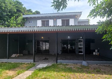 CASA DE 4 AMB.CON PARQUE Y ENTRADA P/ VARIOS AUTOS