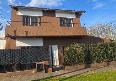 CASA 3 AMB. EN DOS PLANTAS C/ PATIO Y PILETA