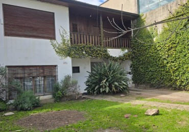 CASA 4 AMB AMPLIA CON GARAGE Y PILETA