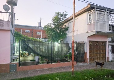 CASA 3 AMB CON DPTO 2 AMB. C/ COCHERA PARA 2 VEHICULOS